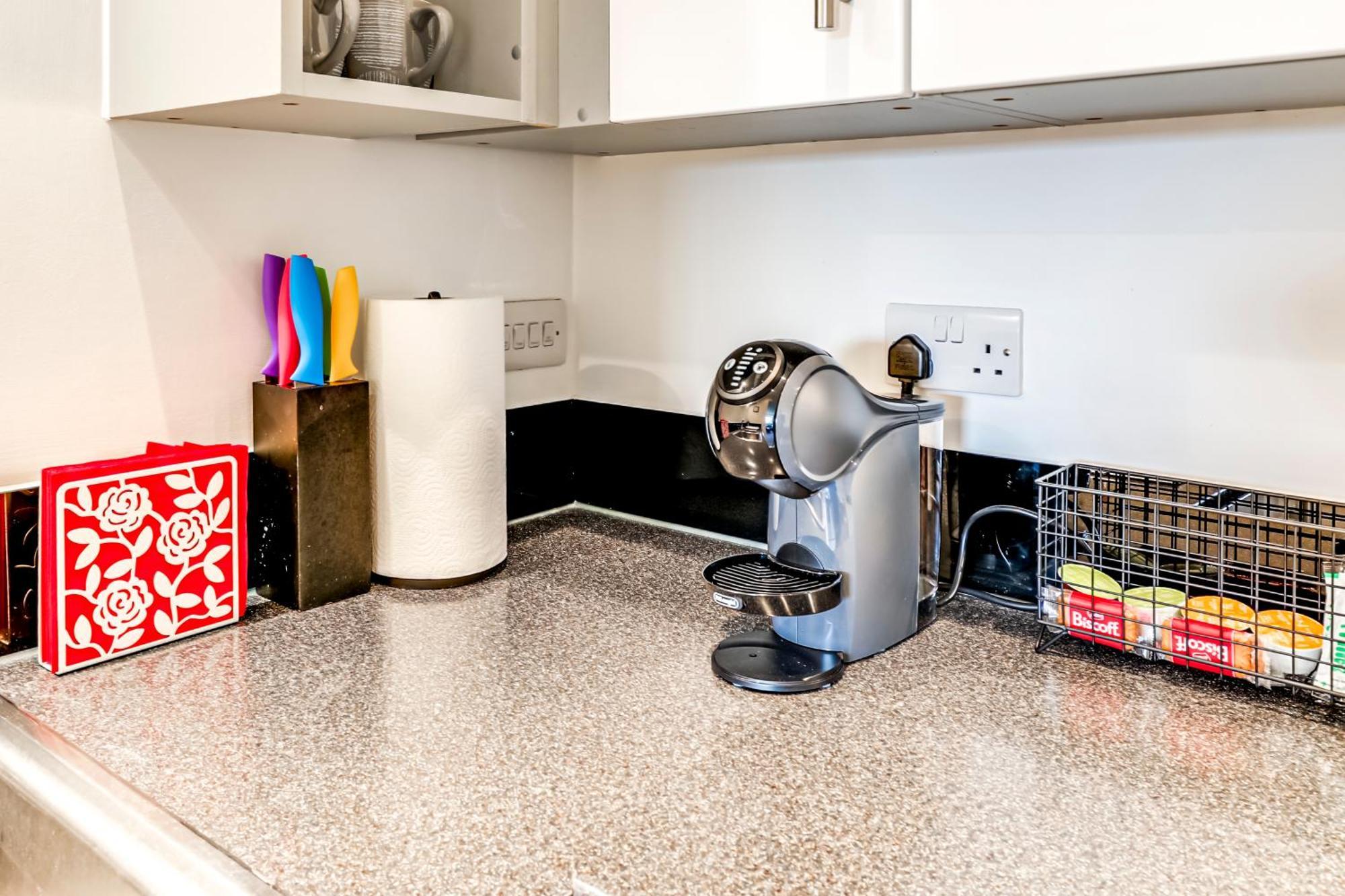 Apartament Entire 2 Bed Flat Contractors Families And Relocators Ware Zewnętrze zdjęcie